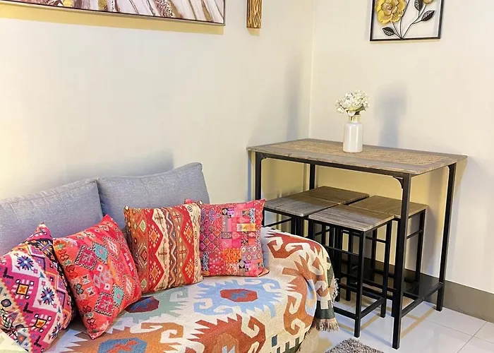 Fame Residences 1br With Veranda Internet Netflix Hbo 22nd T2 *